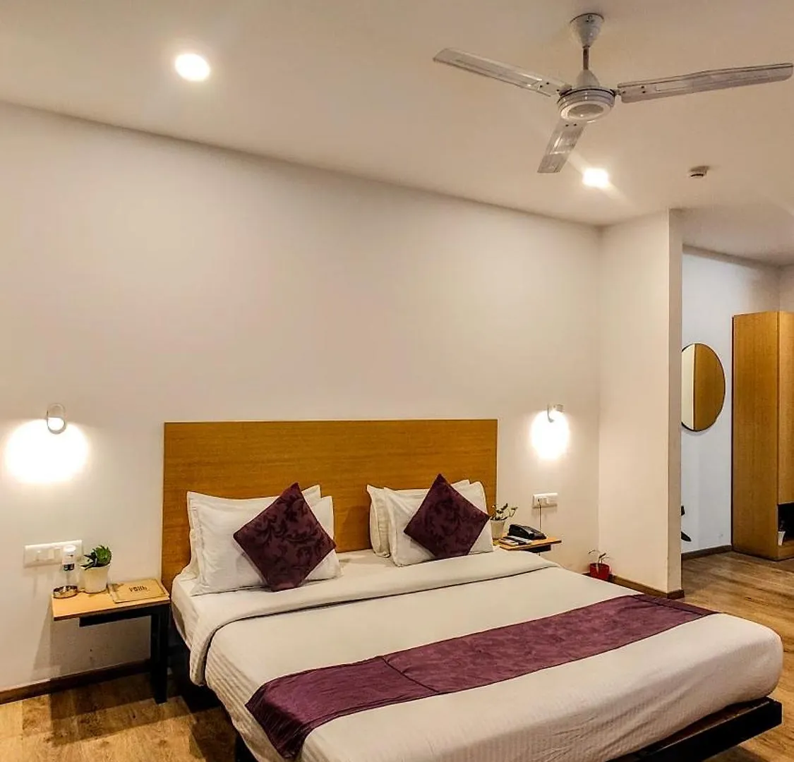 Mavens White Artemis Hospital Road Sector 52 Gurgaon Hotel