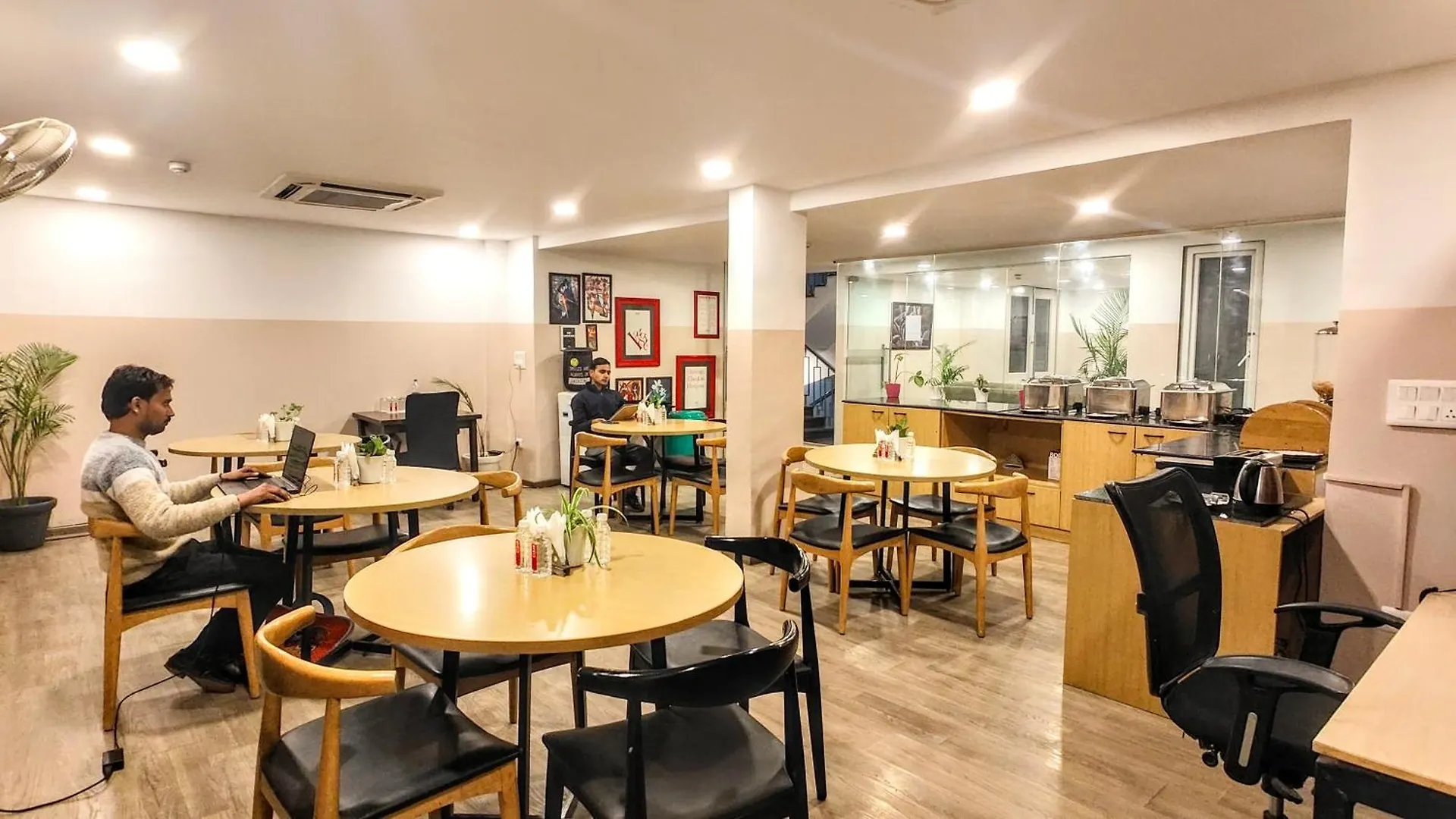 Mavens White Artemis Hospital Road Sector 52 Gurgaon Hotel