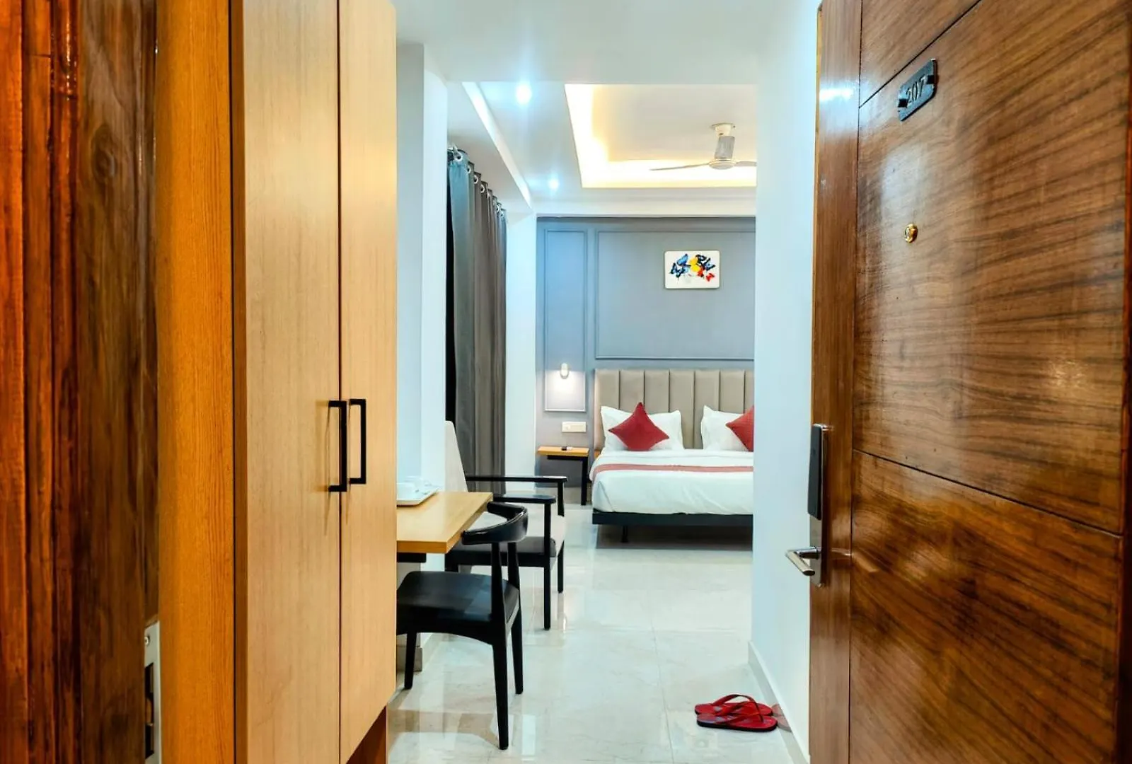 Mavens White Artemis Hospital Road Sector 52 Gurgaon Hotel