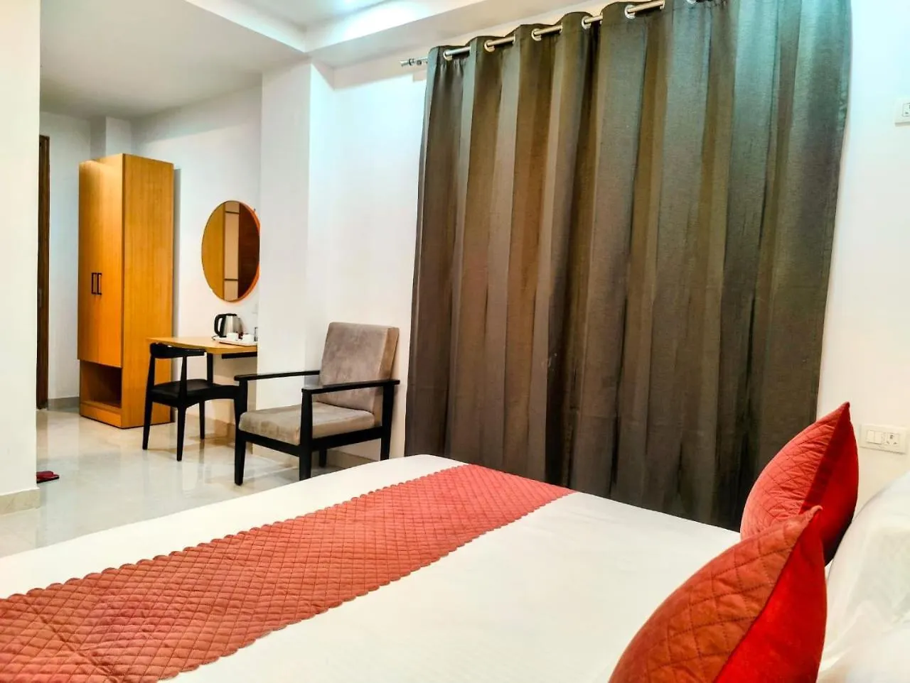Mavens White Artemis Hospital Road Sector 52 Gurgaon Hotel 3*,
