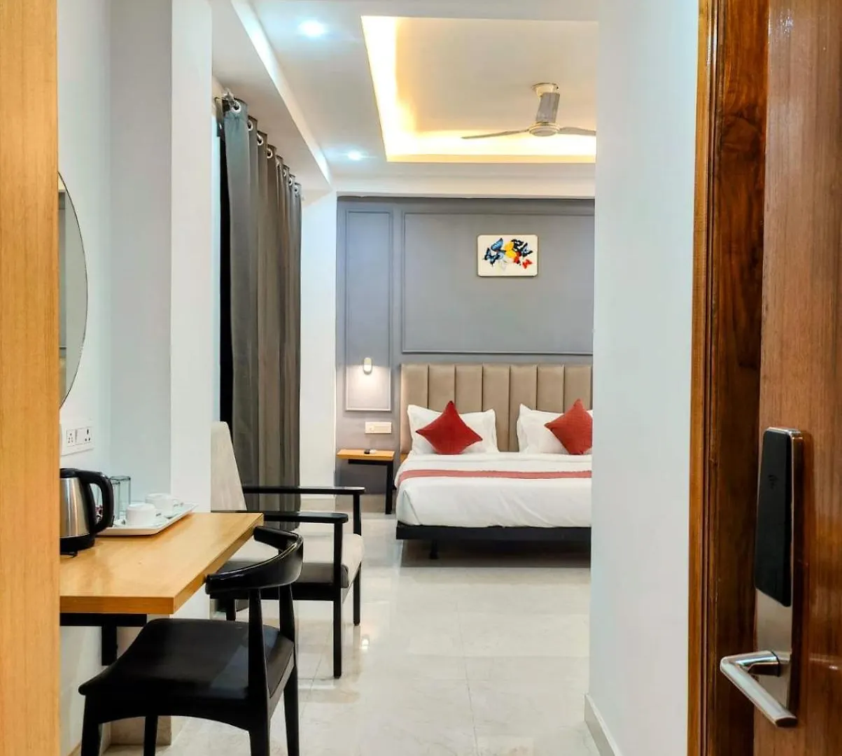Mavens White Artemis Hospital Road Sector 52 Gurgaon Hotel
