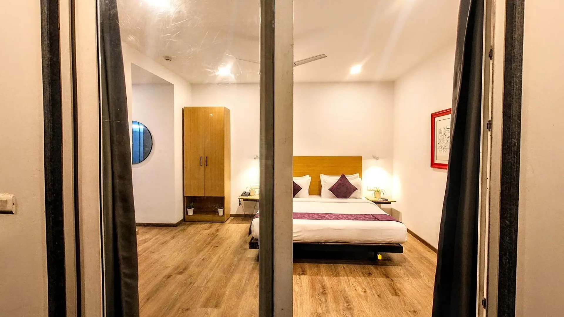 Mavens White Artemis Hospital Road Sector 52 Gurgaon Hotel